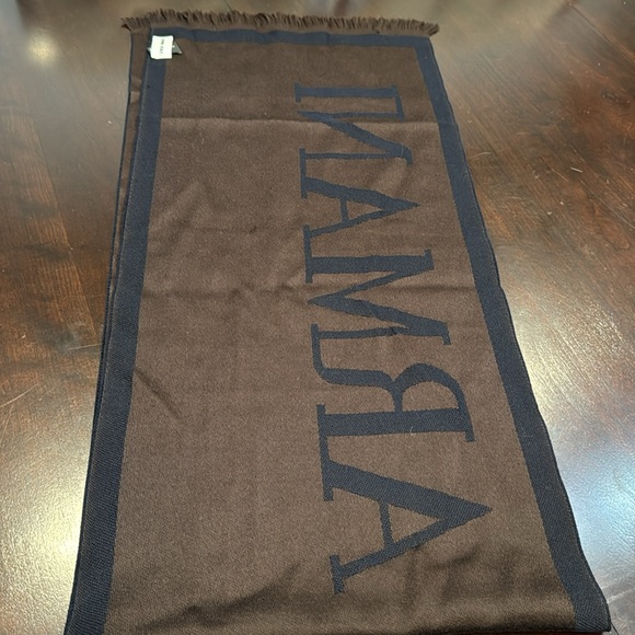 Authentic Giorgio Armani wool scarf - Picture 6 of 10